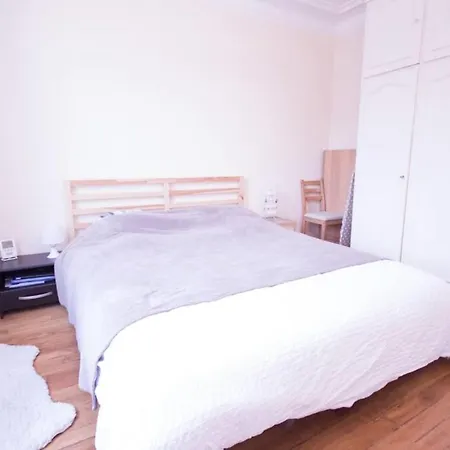 Hostnfly - Superb And Bright Near The Sacre-coeur Apartment *
